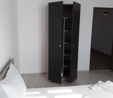 Mahmudia Casa | Camere de inchiriat Central La Calciu