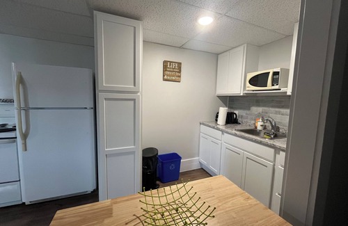 Shoal Harbour Apartamento | Camia Inn- Newly Renovated Basement