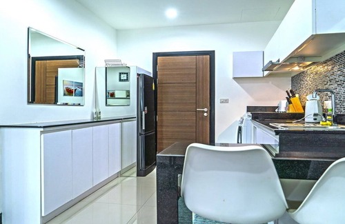 Ban Saiyuan Condominio | CAMILLA Панорамные апартаменты на юге острова @Naiharn Beach Condominium B502