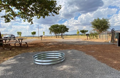 Cache Alquiler De RV | Camp by the Wichita Mountains Wildlife Refuge