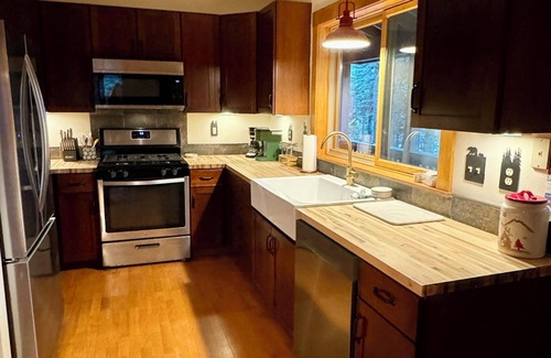 Dorrington Cabina | Camp Coffey - Perfect for Families & Dog-friendly!