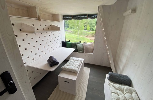 Prague 6 Cabina | Camp Dzban