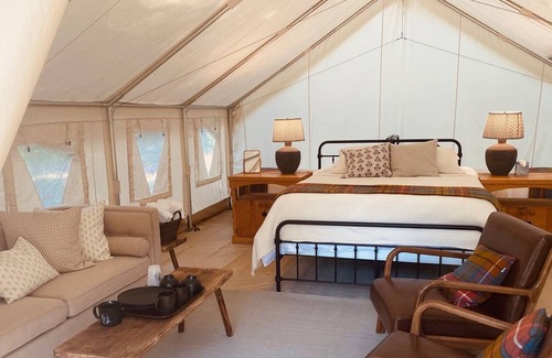 Waupaca Alquiler De RV | Camp Elsewhere Family Tents