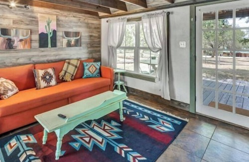 Smithwick Casa | Camp Hickory - Pet friendly Cabin with hot tub