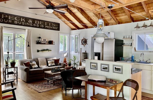 St. Albans Cabina | Camp Hickory House