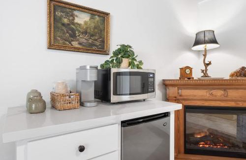 Springville Casa | Camp Nelson Lodge Room 2