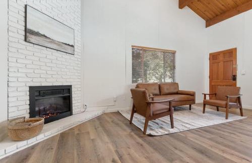 Springville Casa | Camp Nelson Lodge Room 10