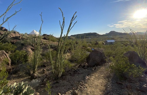 Terlingua Alquiler De RV | Camp on a volcanic hill, 10 mins to Big Bend and 15 mins to Terlingua Ghost Town