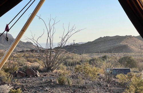Terlingua Alquiler De RV | Camp on a volcanic hill, 10 mins to Big Bend and 15 mins to Terlingua Ghost Town