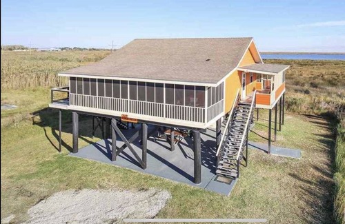 Theriot Casa | Camp on Bayou Dularge-Sleeps 10-12
