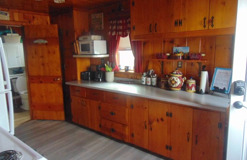 Fletchers Landing Cabina | Camp on Lake Close to Acadia National Park