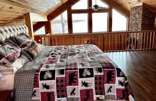 Waterloo Cabina | Camp Paradise on Pickwick Lake