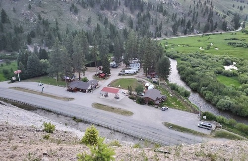 Ravalli County Alquiler De RV | CAMP SULA - RV SITE 14 - back in