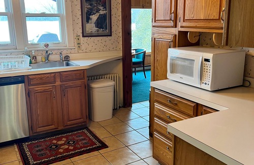 Saranac Lake Cabina | Camp Sunrise 105A