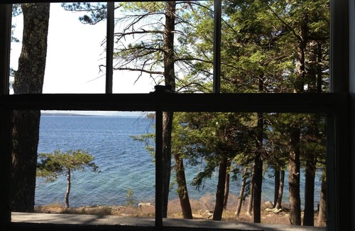 West Alton Cabaña | Clásico y antiguo campamento frente al mar en el lago Winnipesaukee, NH