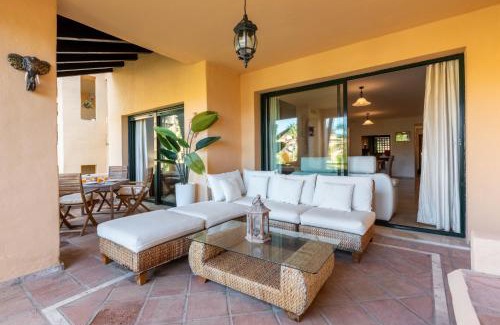 Nueva Milla de Oro Apartamento | Campanario Apartment Estepona