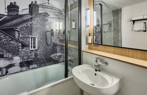 Cerise Hotel | Campanile Alencon