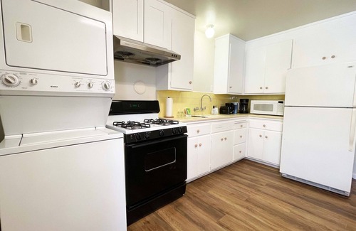 Campbell Casa | Campbell Cozy & Bright 2B/1b /AC/close to Downtown