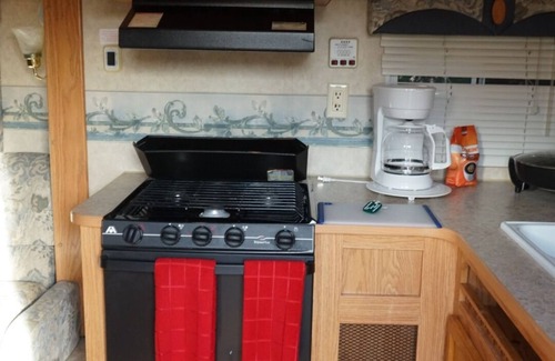 Dandridge Alquiler De RV | Camper in Dandridge. Close to the Smoky Mountains and Dollywood