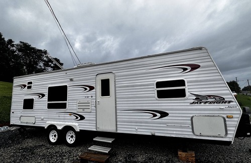 Dandridge Alquiler De RV | Camper in Dandridge. Close to the Smoky Mountains and Dollywood