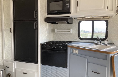 Cody Casa | Camper/RV @ The Rendezvous - Wi-Fi, fire pit, A/C