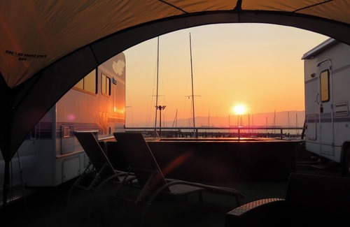 Konohana Hotel | Campervan DX double up to 4 people Pool availa / Osaka Ōsaka