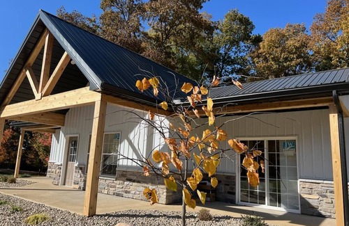 Brookville Cabina | Campfire/grill/full-kitchen, Cabin near Brookville Lake