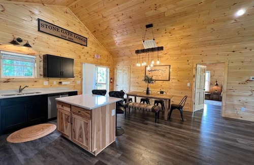 Brookville Cabina | Campfire/grill/full-kitchen, Cabin near Brookville Lake