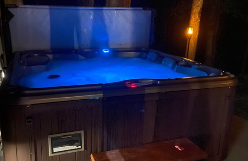 French Creek Casa | Campfire Retreat with outdoor hot tub under the stars and WiFi