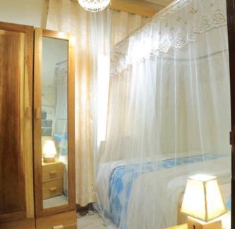 Fort Portal Casa | Campfort