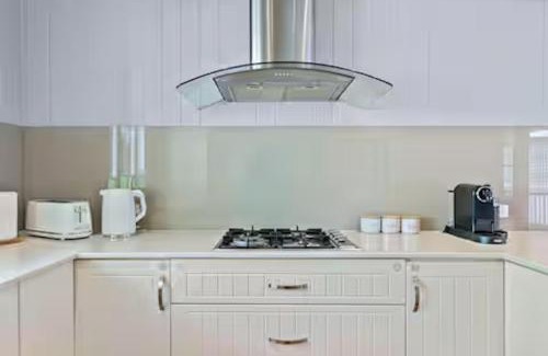 Camp Hill Casa | Camphill Retreat - 3BD, 7Km to Brisbane CBD