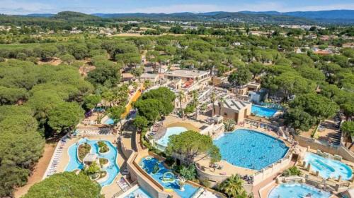 Le Muy Otro | Camping 5 étoiles - Parc aquatique - eebafe