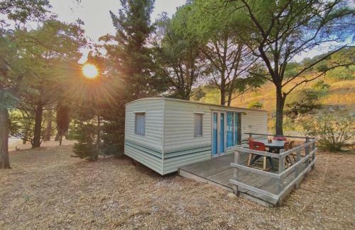 Caramany Otro | Camping Caramany, Lac à proximité - Cabanes perchées - Mobil-homes - Emplacements nus pour camping-cars, tentes, caravanes