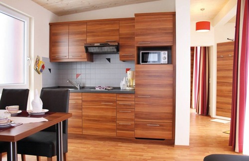 Bad Griesbach im Rottal Apartamento | Suite de acampada / bungalow de dos habitaciones con chimenea y terraza.