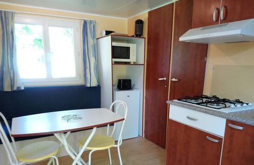 Rogny-les-Sept-Ecluses Alquiler De RV | Camping des Lancieres