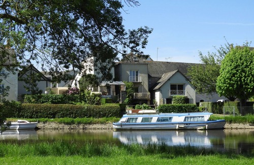 Le Lion-d'Angers Alquiler De RV | Camping du Lion d'Angers