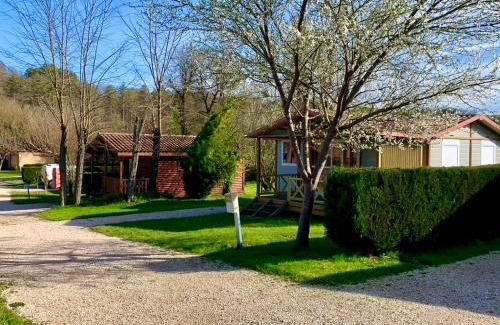 Casties-Labrande Otro | Camping Familial paisible avec piscine, mobil home , chalet, Studio & emplacement nue