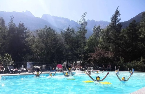 Saint-Martin-de-Queyrieres Chalet De Esquí | Camping-Caravaneige l'Iscle de Prelles *** - Chalet Grand Confort Type Modulo 28 - 28 m2 / 2 bedrooms - Covered terrace 15 m2 6 people