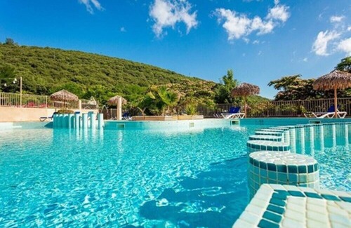 Saint-Pons-de-Thomieres Alquiler De RV | Camping Les Cerisiers du Jaur