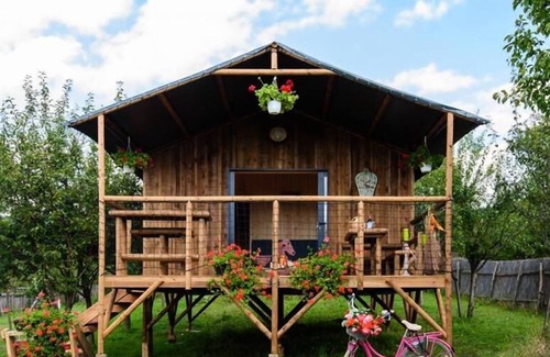 Saint-Cirq-Lapopie Casa | Camping La Truffière *** - Cabaña familiar Deluxe sobre pilotes para 5 personas
