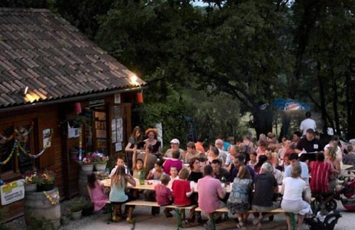 Saint-Cirq-Lapopie Casa | Camping La Truffière *** - Cabaña familiar Deluxe sobre pilotes para 5 personas
