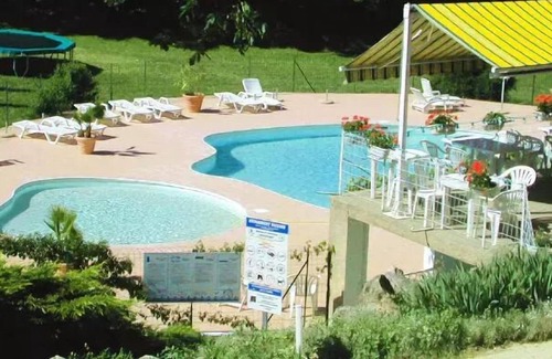 Saint-Cirq-Lapopie Casa | Camping La Truffière*** - 2 CABINS LINKED BY A WALKWAY WITH AN EXCEPTIONAL VIEW (1 cabin for 5 and 1 cabin for 3)