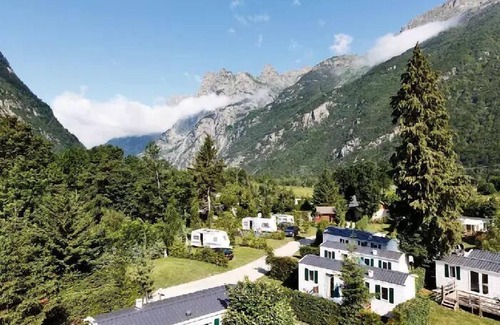 Le Bourg-d'Oisans Casa | Camping Le Château de Rochetaillée ***** - Casa móvil 3 Habitaciones 4/6 Personas