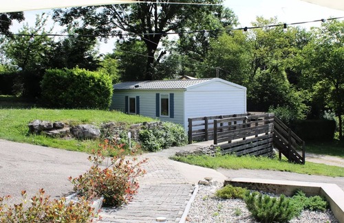 Miribel-les-Echelles Casa | Camping Le Balcon de Chartreuse*** - Mobile Home Orchidée 3 rooms 6 people