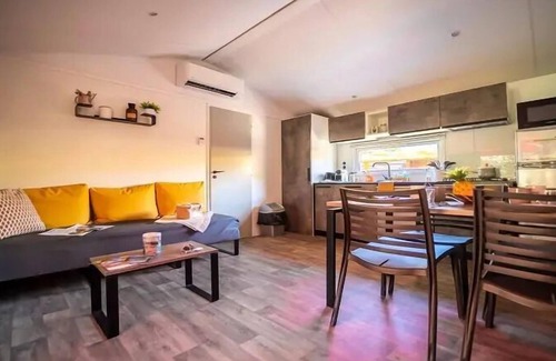 Laroque-des-Alberes Casa | Camping Les Albères **** - Mobile Home Duo Premium 3 Rooms 4 People Jacuzzi + Air Conditioning + TV