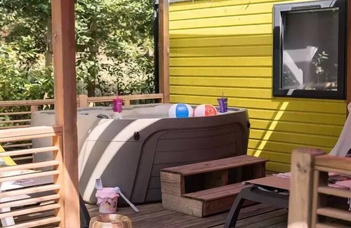 Laroque-des-Alberes Casa | Camping Les Albères **** - Mobile Home Duo Premium 3 Rooms 4 People Jacuzzi + Air Conditioning + TV