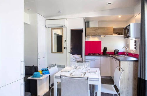 Vendres Chalet De Esquí | Camping Les Mûriers **** - Luxury Chalet 3 Rooms 4 People Air Conditioned + TV