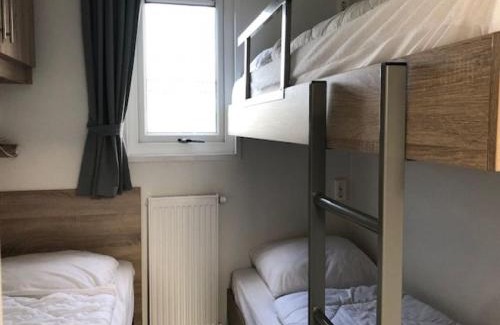 Julianadorp aan zee Chalet De Esquí | Camping Oase, Zanddijk 75