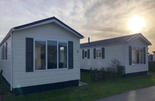 Julianadorp aan zee Chalet De Esquí | Camping Oase, Zanddijk 75