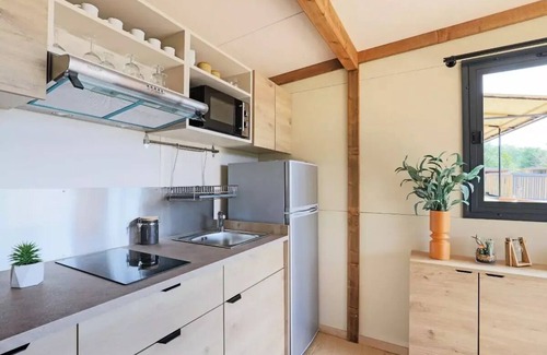 Mimizan Chalet De Esquí | Camping Ushuaïa Villages La Maïade *** - New 2025! CHALET PREMIUM 5 pers. Air-conditioned 5 people